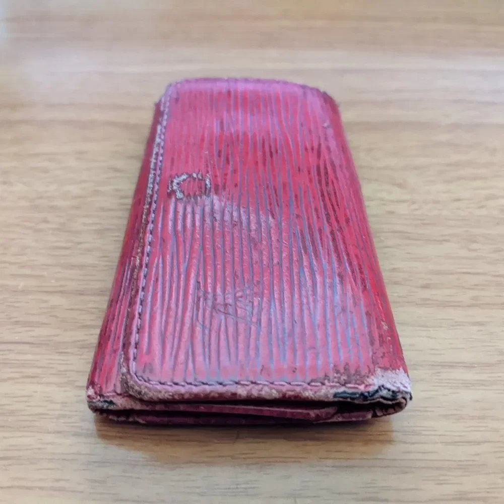 Louis Vuitton Epi Key Holder/Wallet #1145💥PRICE DROP💥
